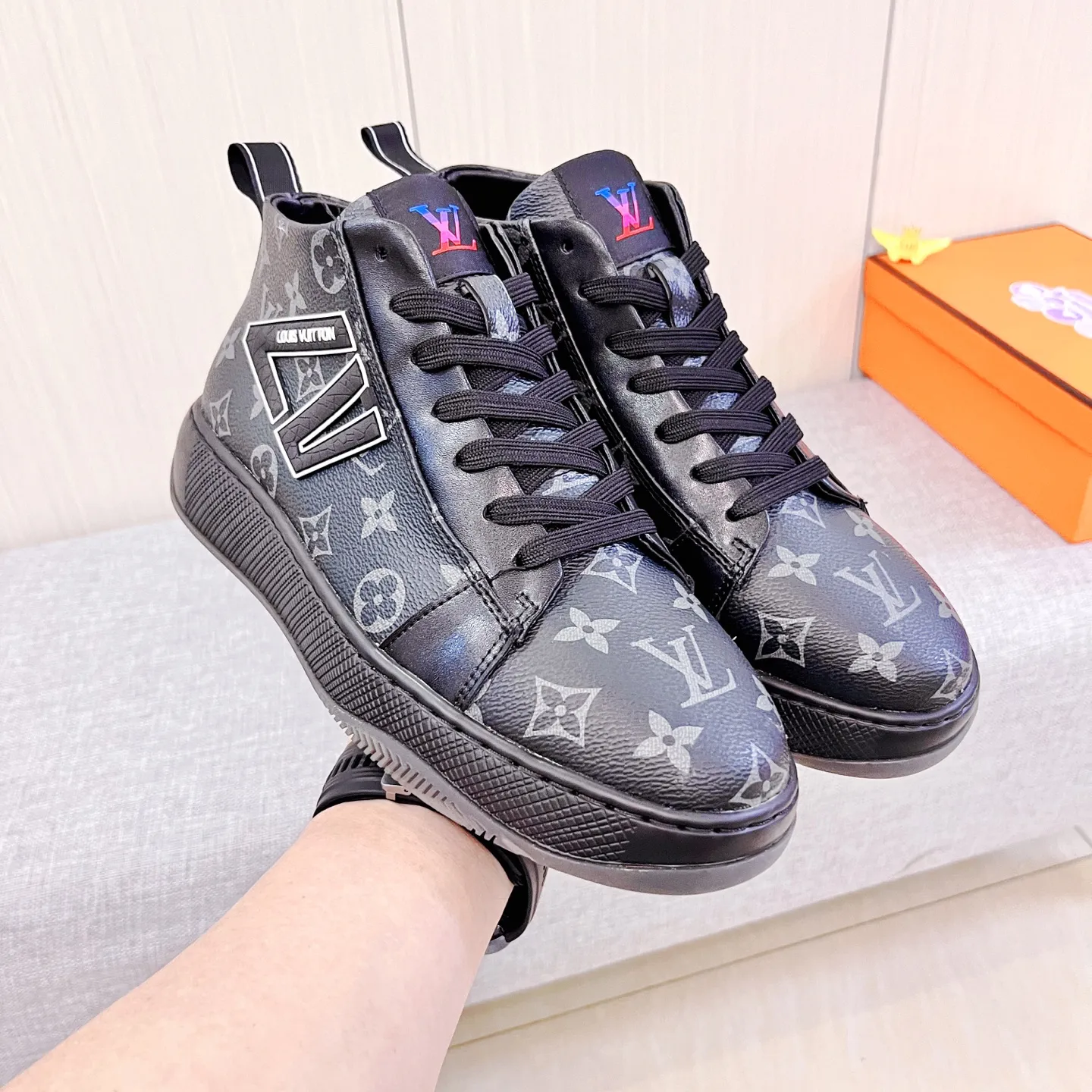 Men's shoes 💰 460 men's shoes 💰 [ LV ] 🔥 Louis Vuitton, high-end men's shoes brand official website 1:1 latest masterpiece: uppers are made of Italian imported first-layer cowhide with comfortable and breathable lining ➕ original non-slip and wear-resistant outsole 🔥, making walking more convenient and comfortable! An exclusive new model, a stunning work, a beautiful 1:1 replica [color] compared to the official quality! Create a fashionable personality to set off your uniqueness! A must-have for trendy men! Classic 🔥Size: 38-44 Color: 🔥 3⃣️colors available🔥.